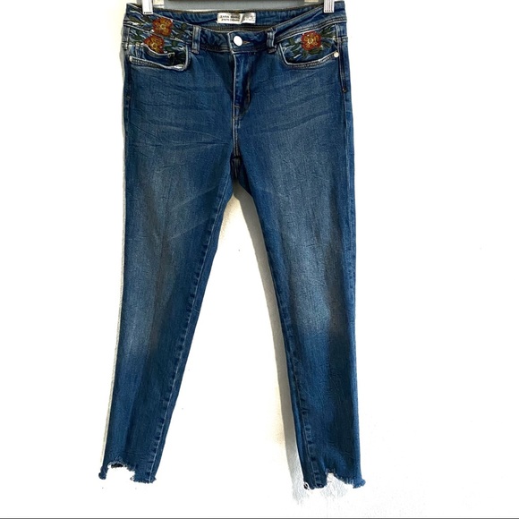Zara Denim - Zara floral embroidered raw hem denim jeans, 6
